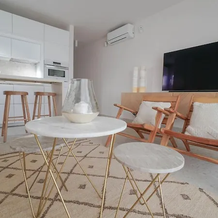 Agustino Apartamento *